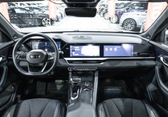 Подержанный автомобиль Geely Monjaro 2024 года (16 фото)