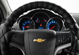 Подержанный автомобиль Chevrolet Cruze Hatchback 2013 года (15 фото)