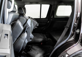 Подержанный автомобиль Nissan Pathfinder 2010 года (23 фото)