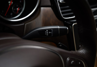 Подержанный автомобиль Mercedes-Benz GLE 2016 года (24 фото)