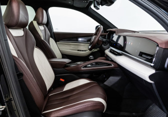 Подержанный автомобиль Geely Monjaro 2023 года (27 фото)