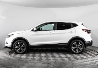Подержанный автомобиль Nissan Qashqai 2021 года (9 фото)