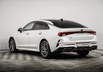 Подержанный автомобиль Kia K5 2021 года (7 фото)