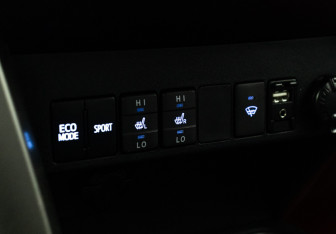 Подержанный автомобиль Toyota RAV4 2014 года (17 фото)