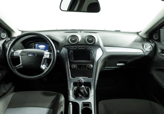 Подержанный автомобиль Ford Mondeo Sedan 2011 года (13 фото)
