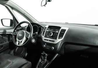 Подержанный автомобиль Kia Venga 2016 года (9 фото)