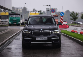 Подержанный автомобиль BMW X3 2019 года (4 фото)