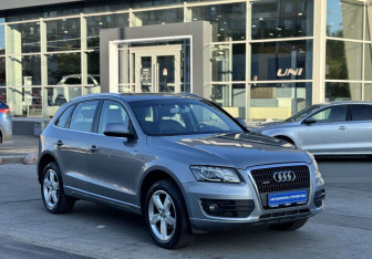 Подержанный автомобиль Audi Q5 2008 года (3 фото)