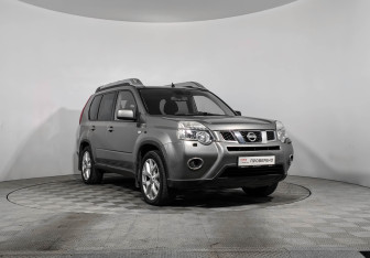 Подержанный автомобиль Nissan X-Trail 2012 года (3 фото)