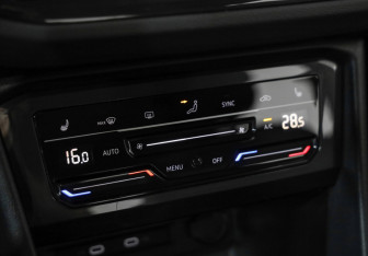 Подержанный автомобиль Volkswagen Tiguan 2021 года (18 фото)