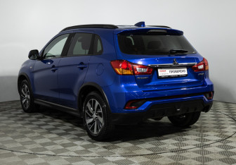 Подержанный автомобиль Mitsubishi ASX 2019 года (7 фото)