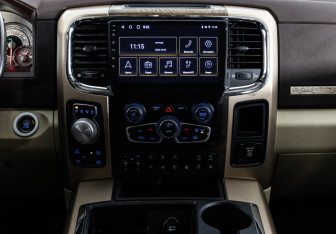 Подержанный автомобиль Dodge RAM 2014 года (15 фото)