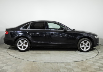 Подержанный автомобиль Audi A4 Sedan 2012 года (4 фото)