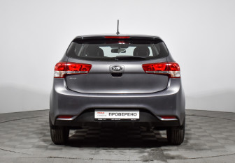 Подержанный автомобиль Kia Rio Hatchback 2016 года (6 фото)
