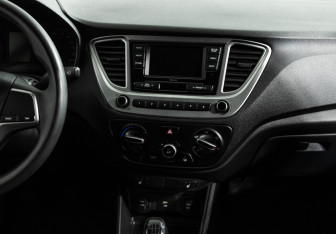 Подержанный автомобиль Hyundai Solaris Sedan 2020 года (14 фото)