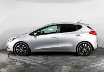 Подержанный автомобиль Kia Ceed Hatchback 2013 года (9 фото)