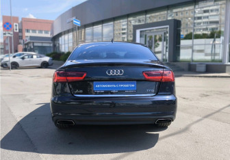 Подержанный автомобиль Audi A6 Sedan 2015 года (5 фото)