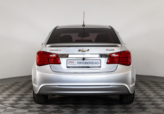 Подержанный автомобиль Chevrolet Cruze Sedan 2013 года (6 фото)