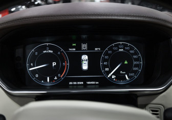Подержанный автомобиль Land Rover Range Rover 2015 года (17 фото)