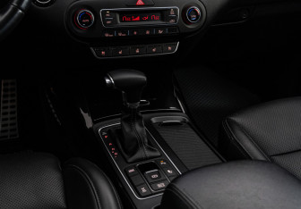 Подержанный автомобиль Kia Sorento 2018 года (13 фото)