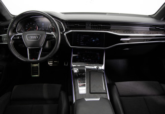 Подержанный автомобиль Audi A6 Sedan 2019 года (13 фото)
