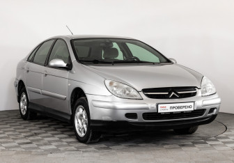 Подержанный автомобиль Citroen C5 Liftback 2001 года (3 фото)