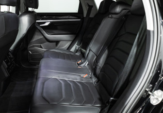 Подержанный автомобиль Volkswagen Touareg 2018 года (10 фото)