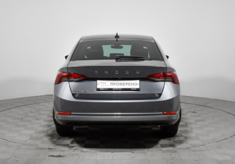 Подержанный автомобиль Skoda Octavia Liftback 2021 года (6 фото)