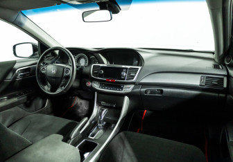 Подержанный автомобиль Honda Accord Sedan 2013 года (9 фото)