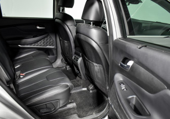 Подержанный автомобиль Hyundai Santa Fe 2021 года (13 фото)