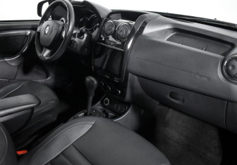 Подержанный автомобиль Renault Duster 2017 года (13 фото)