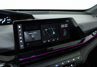 Подержанный автомобиль Changan UNI-V 2023 года (19 фото)