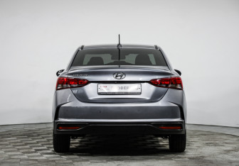 Подержанный автомобиль Hyundai Solaris Sedan 2020 года (6 фото)