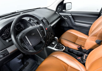 Подержанный автомобиль Land Rover Freelander 2012 года (9 фото)