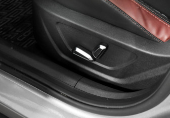 Подержанный автомобиль Geely Coolray 2023 года (10 фото)