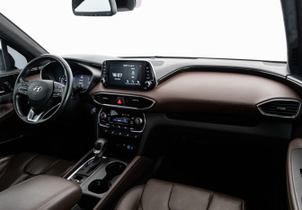 Подержанный автомобиль Hyundai Santa Fe 2018 года (9 фото)