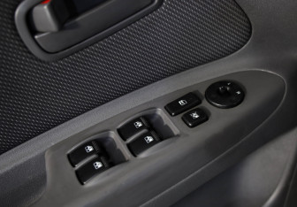 Подержанный автомобиль Kia Rio Hatchback 2007 года (16 фото)