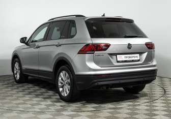 Подержанный автомобиль Volkswagen Tiguan 2018 года (7 фото)