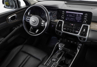 Подержанный автомобиль Kia Sorento 2021 года (9 фото)