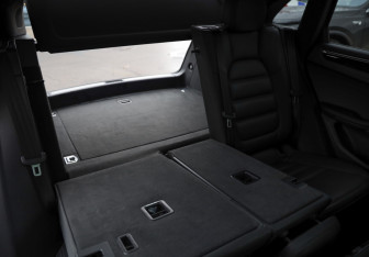 Подержанный автомобиль Porsche Macan 2019 года (34 фото)