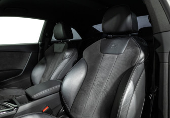 Подержанный автомобиль Audi A5 Coupe 2021 года (24 фото)