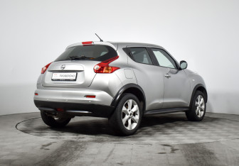 Подержанный автомобиль Nissan Juke 2012 года (5 фото)