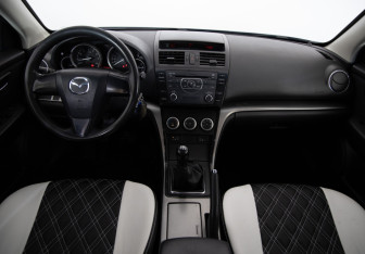 Подержанный автомобиль Mazda 6 Sedan 2011 года (9 фото)