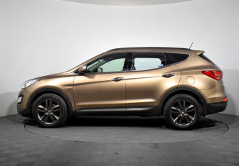 Подержанный автомобиль Hyundai Santa Fe 2013 года (8 фото)