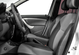 Подержанный автомобиль Renault Duster 2014 года (11 фото)