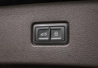 Подержанный автомобиль Audi Q7 2018 года (39 фото)