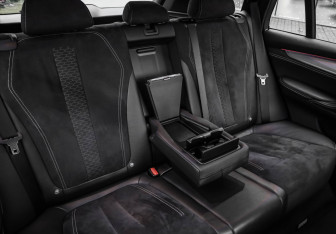 Подержанный автомобиль BMW X5 2018 года (28 фото)