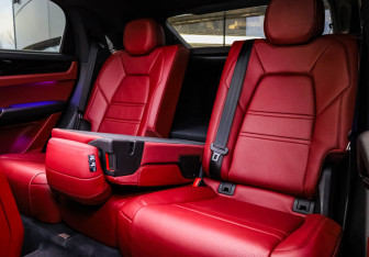 Подержанный автомобиль Porsche Cayenne 2020 года (33 фото)