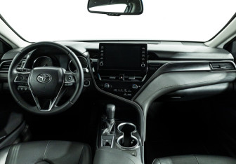 Подержанный автомобиль Toyota Camry Sedan 2021 года (13 фото)