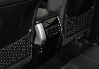 Подержанный автомобиль Toyota Land Cruiser Prado 2018 года (13 фото)